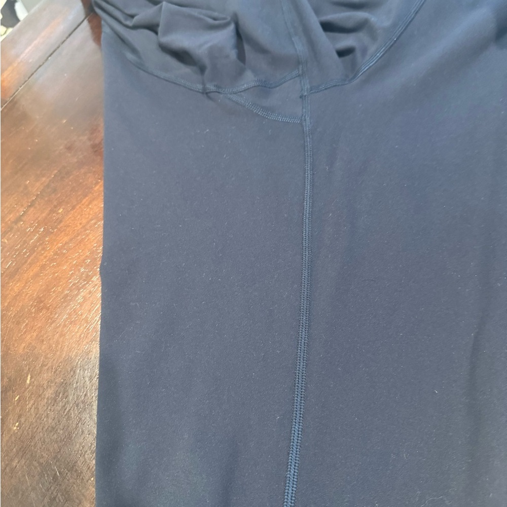 Lululemon navy
Wunder Train high rise tight
25 inch - Picture 4 of 4